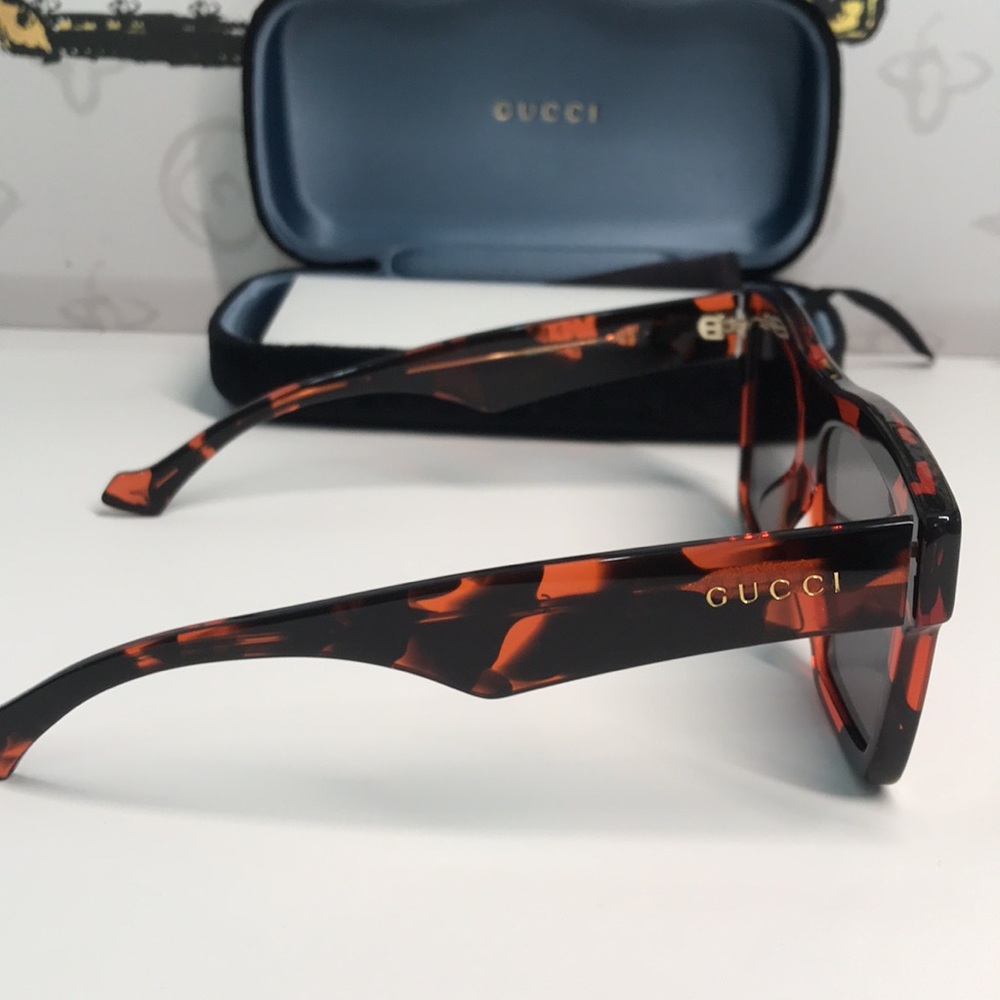 ✨ Brand New Gucci GG0962S 012 Sunglasses – Black with Grey Lenses ✨ - Picture 7 of 13